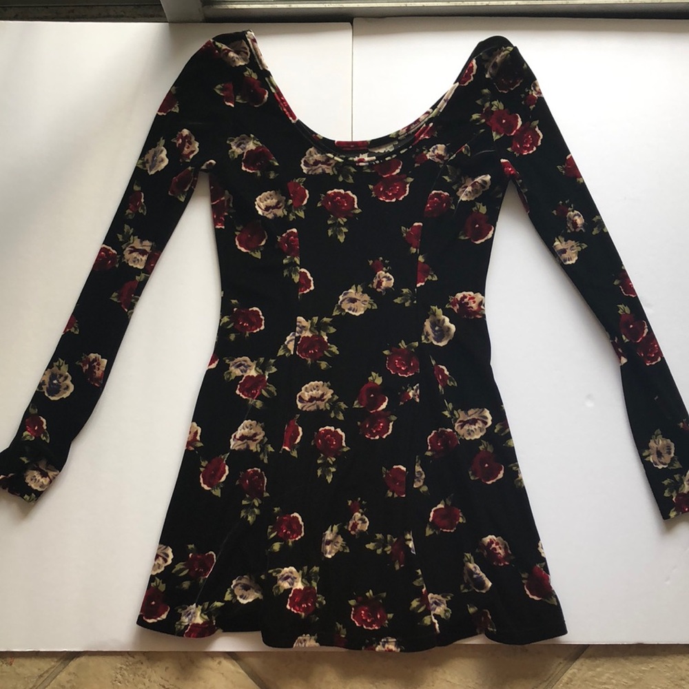 long sleeved velvet rose dress
